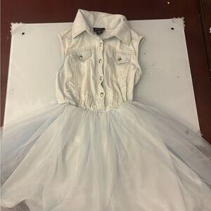 Lilt White Fabric with Black Label